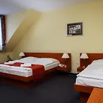 Hotel Lipa Es Etterem 3*