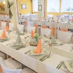 Lipa Es Etterem Hotel 3*