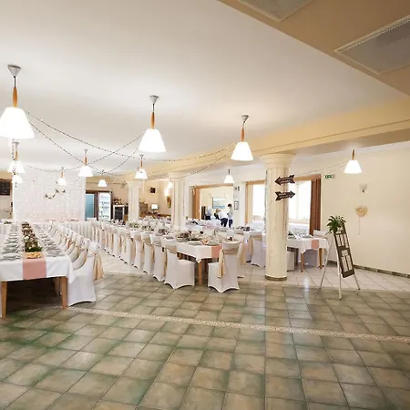 فندق Lipa Es Etterem Szentgotthárd