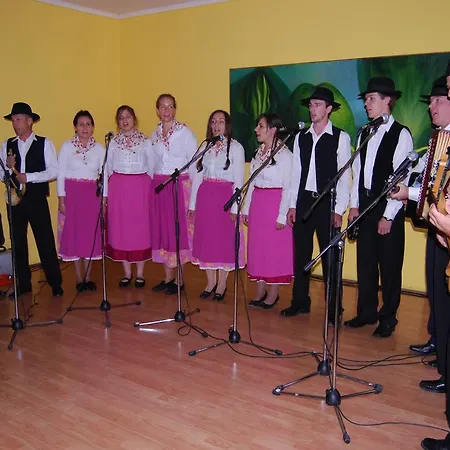Lipa és étterem
